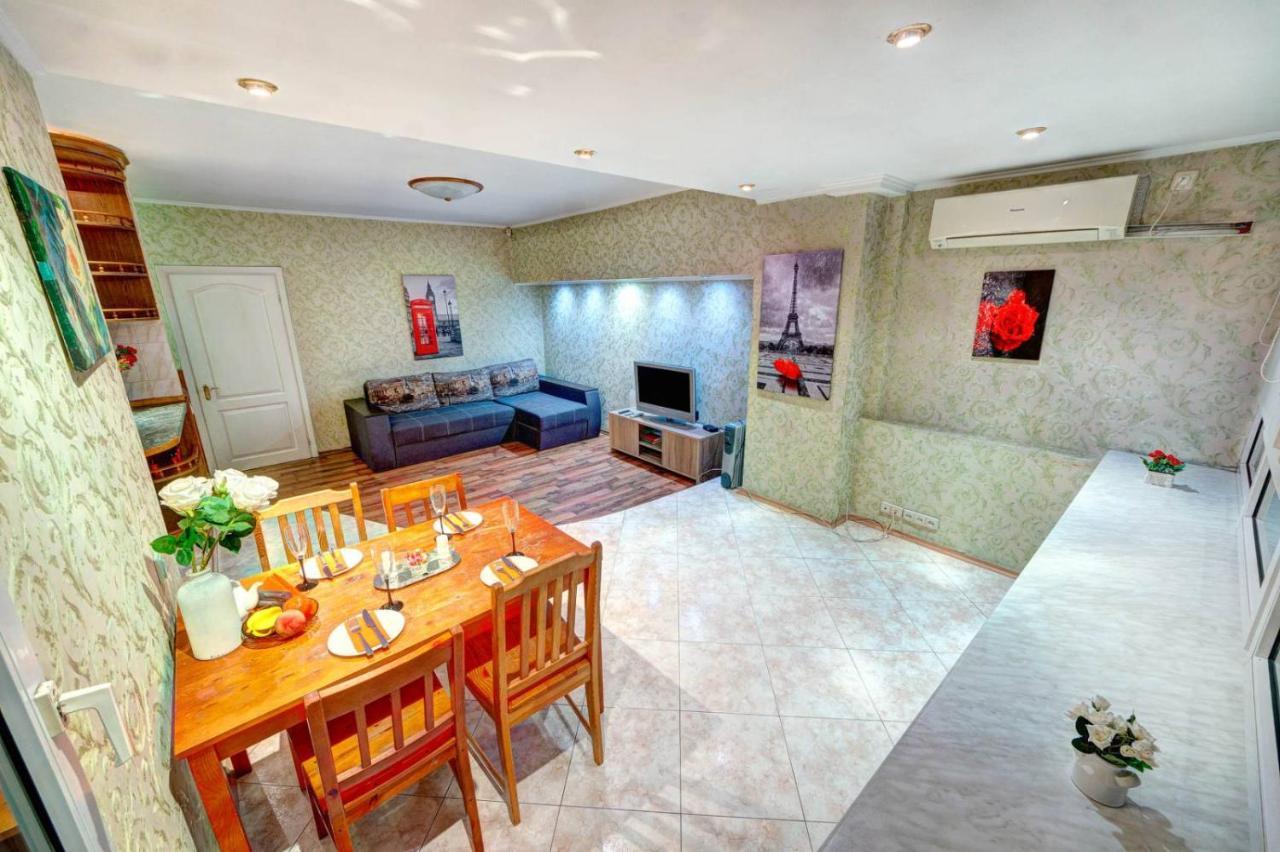 Apartments Of Bogdan Khmelnitsky Киев Экстерьер фото