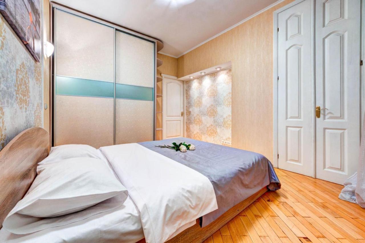 Apartments Of Bogdan Khmelnitsky Киев Экстерьер фото