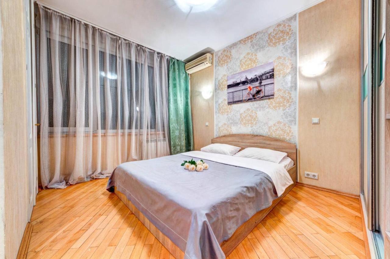 Apartments Of Bogdan Khmelnitsky Киев Экстерьер фото