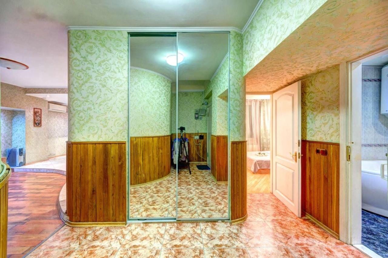 Apartments Of Bogdan Khmelnitsky Киев Экстерьер фото